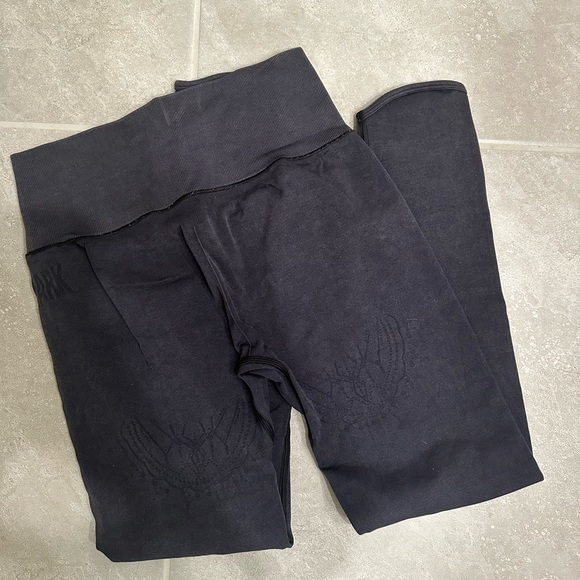 Gymshark Studio Legging - Picture 2 of 5